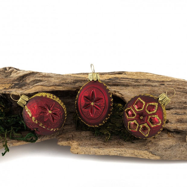 Tre mini ornamenter i gaveæske - vinrød