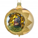 Blank guld julekugle med krybbespil indbygget i julekuglens reflektor